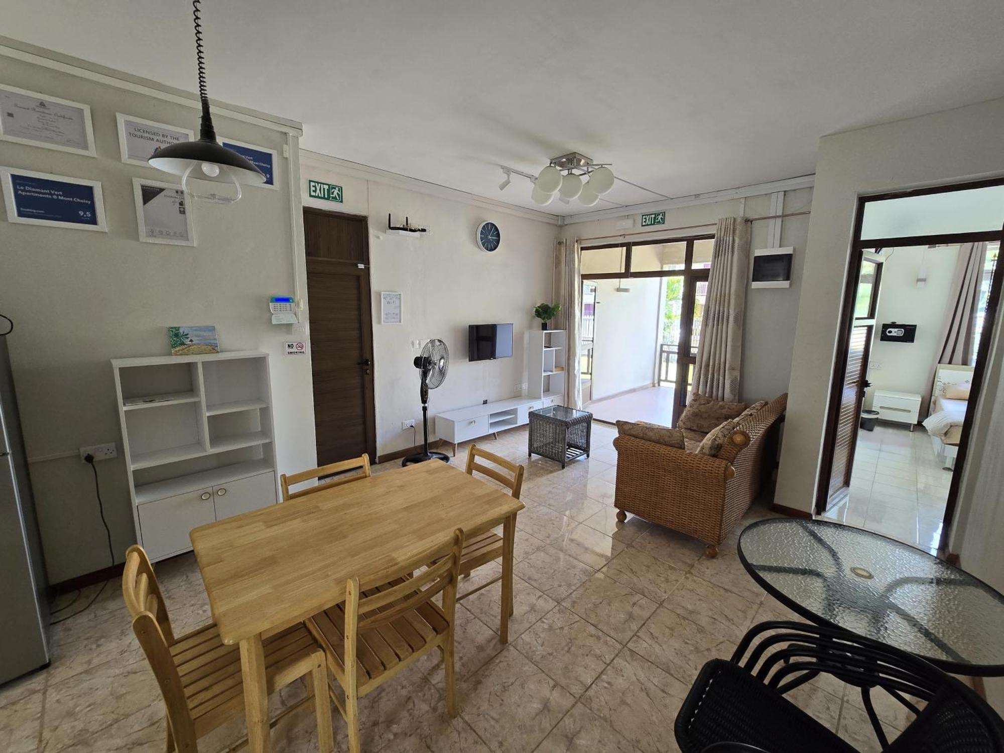 Le Diamant Vert Apartments @ Mont Choisy Екстер'єр фото